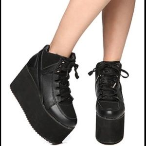 YRU Qozmo Size 6 Black